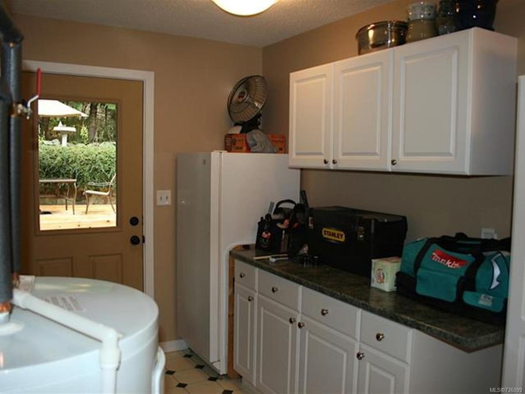 listing image 16045547178162649127