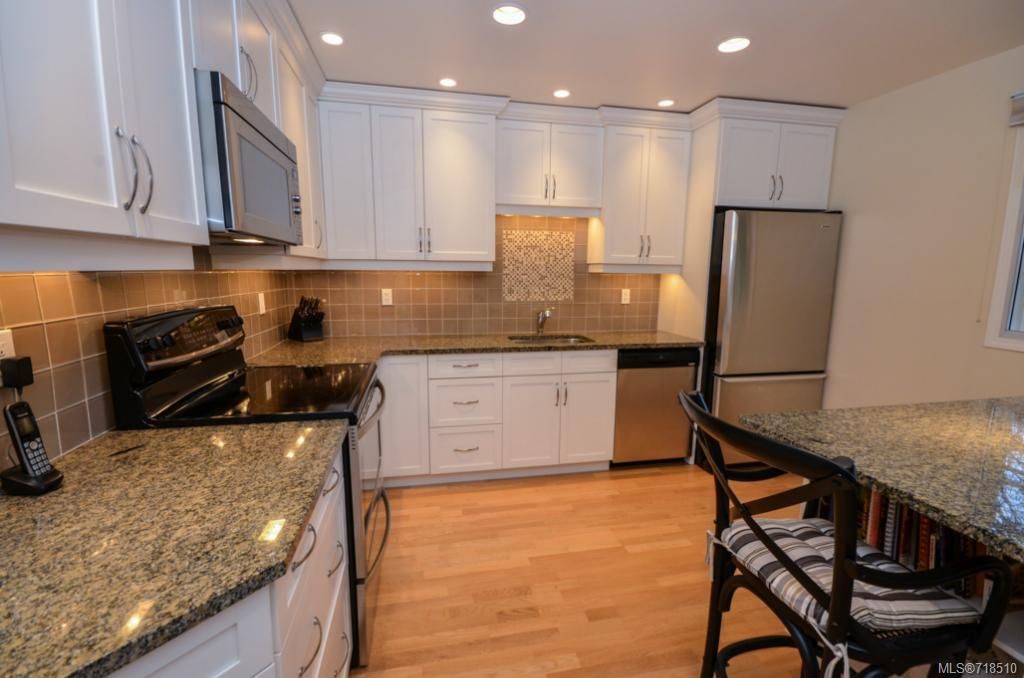 listing image 16048759356579484408