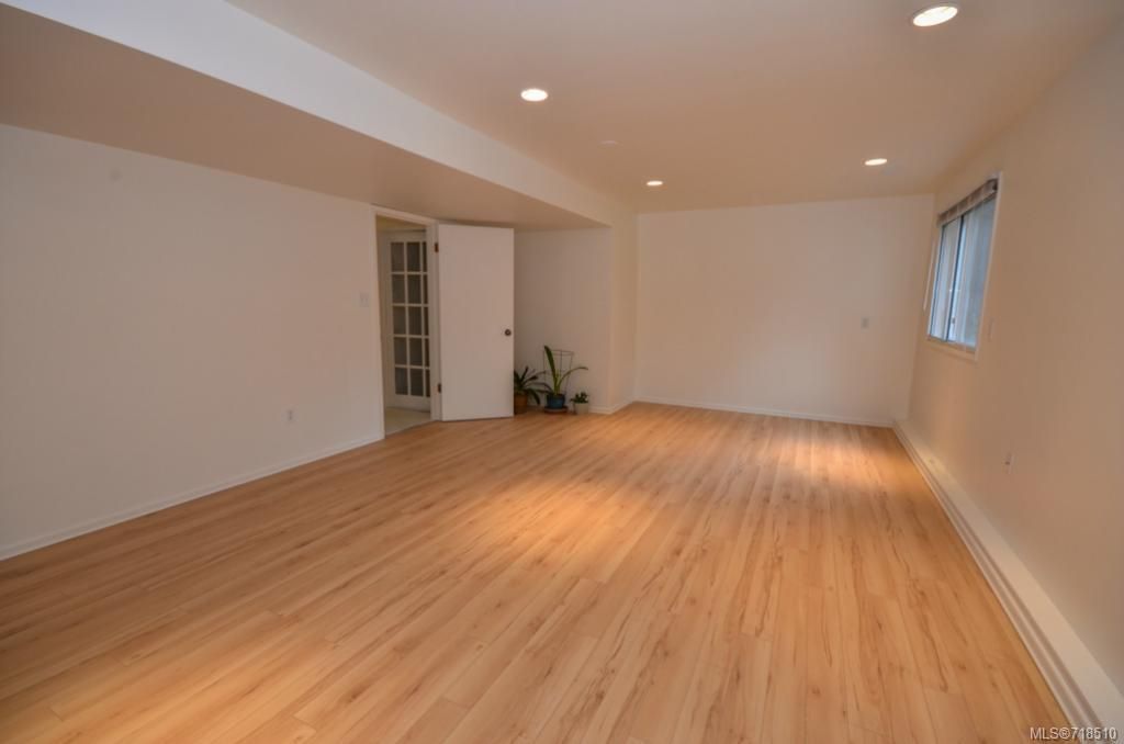 listing image 16044136694612608362
