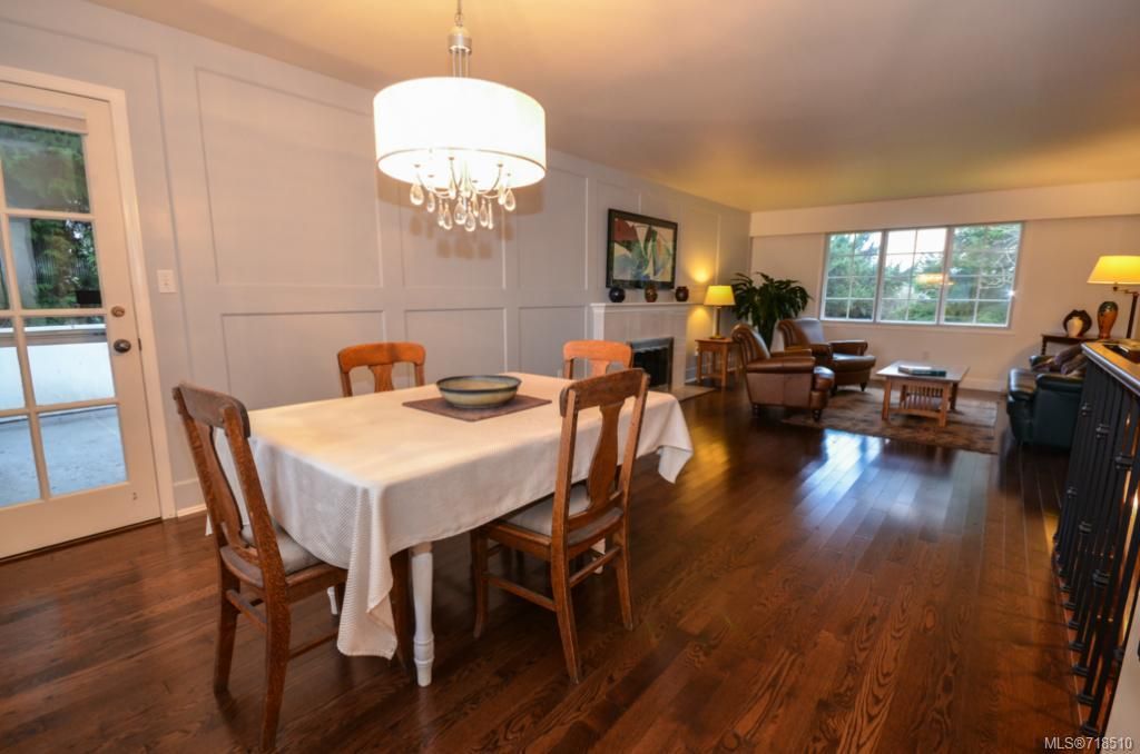listing image 16043702358092878211