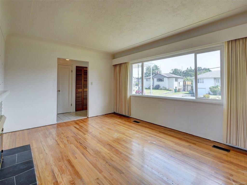listing image 16042015724991235261