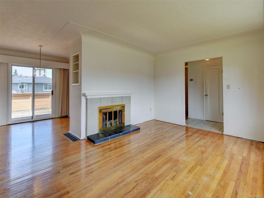 listing image 16041383945257913432