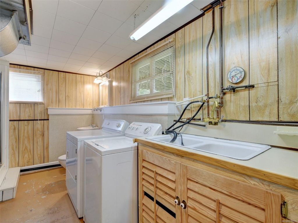 listing image 16045556328671588481