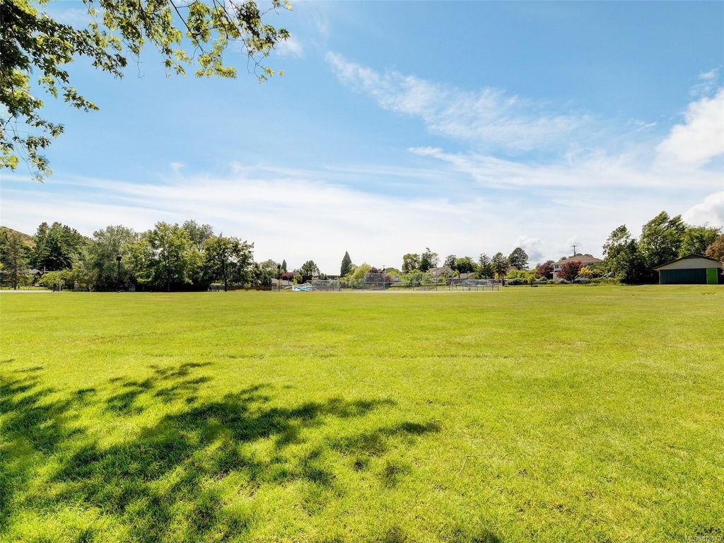 listing image 16046556273393235247
