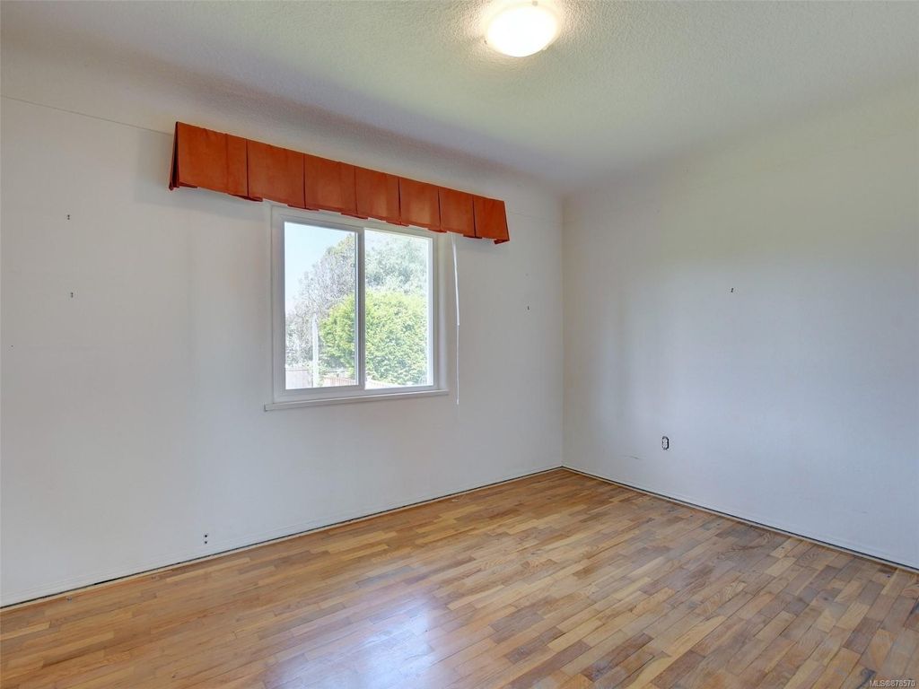 listing image 16044500899947347506