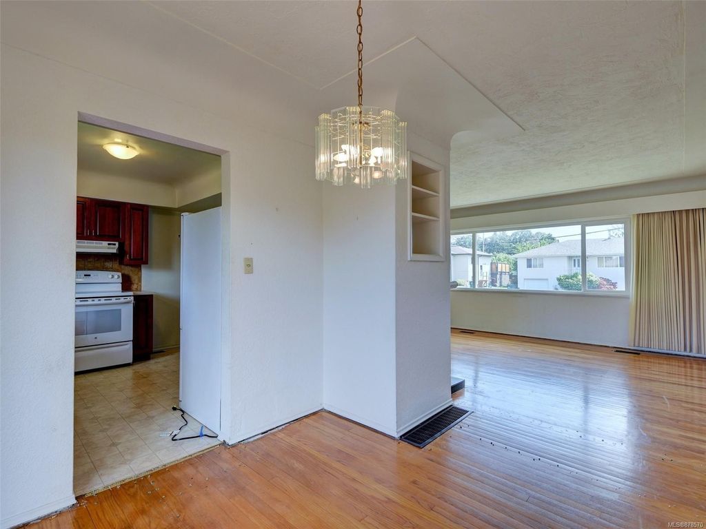 listing image 16047108983443305097