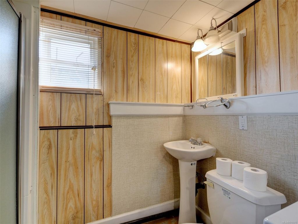 listing image 16048563758025309605