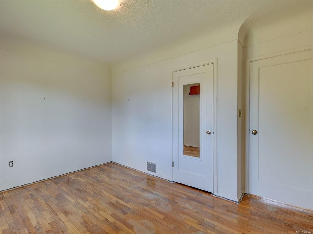 listing image 16047917599723644703