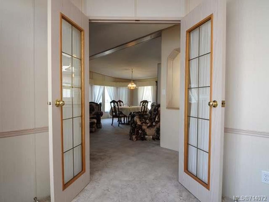 listing image 16042464158542142768