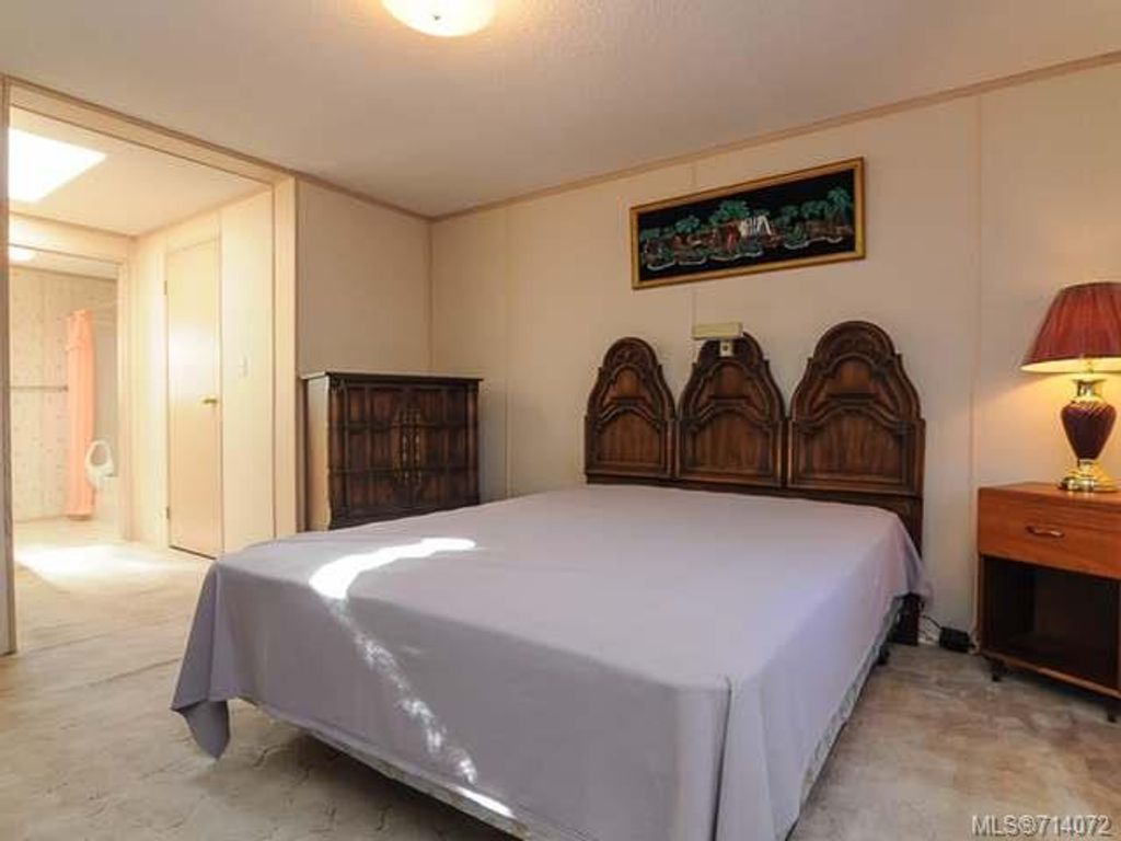 listing image 16041424089000516988