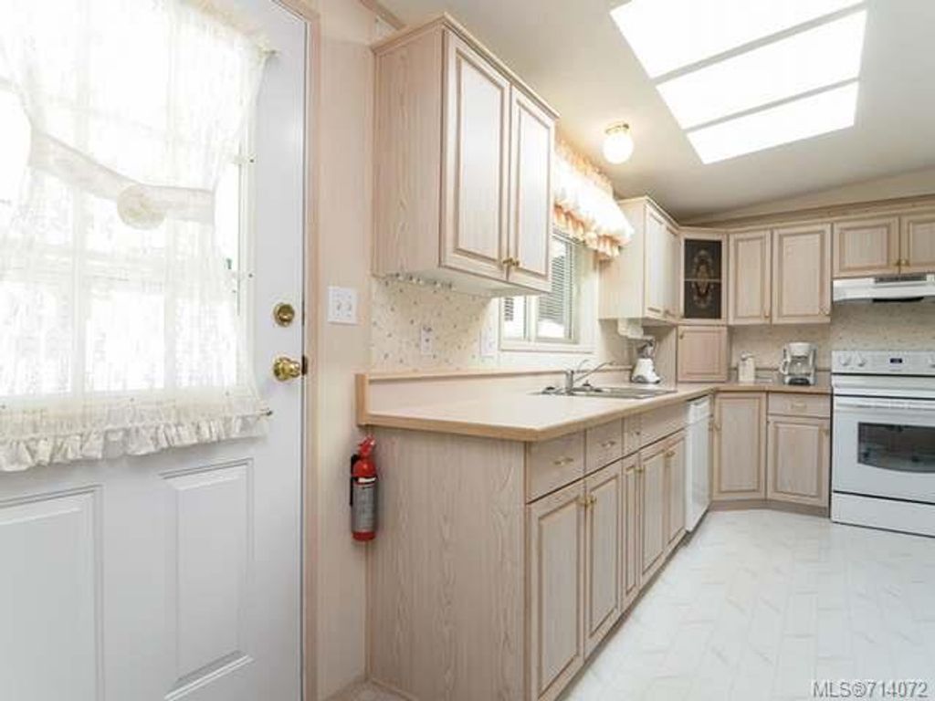 listing image 16041876024427093401