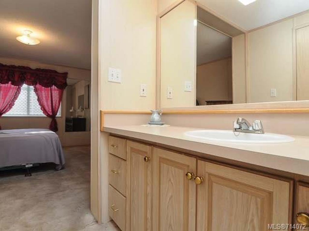 listing image 16040961804499022734