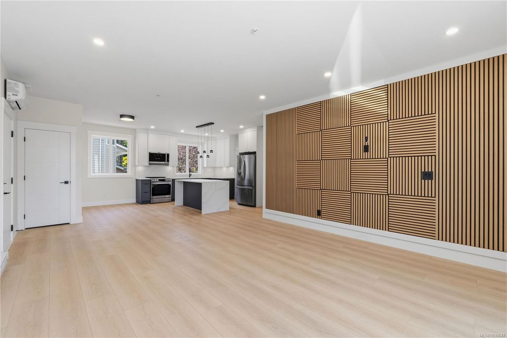 listing image 16041921091019082833