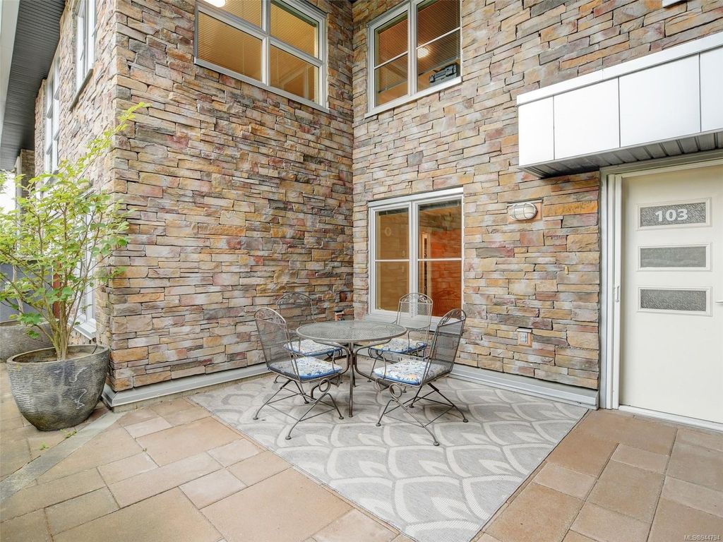 listing image 16041145090168107361