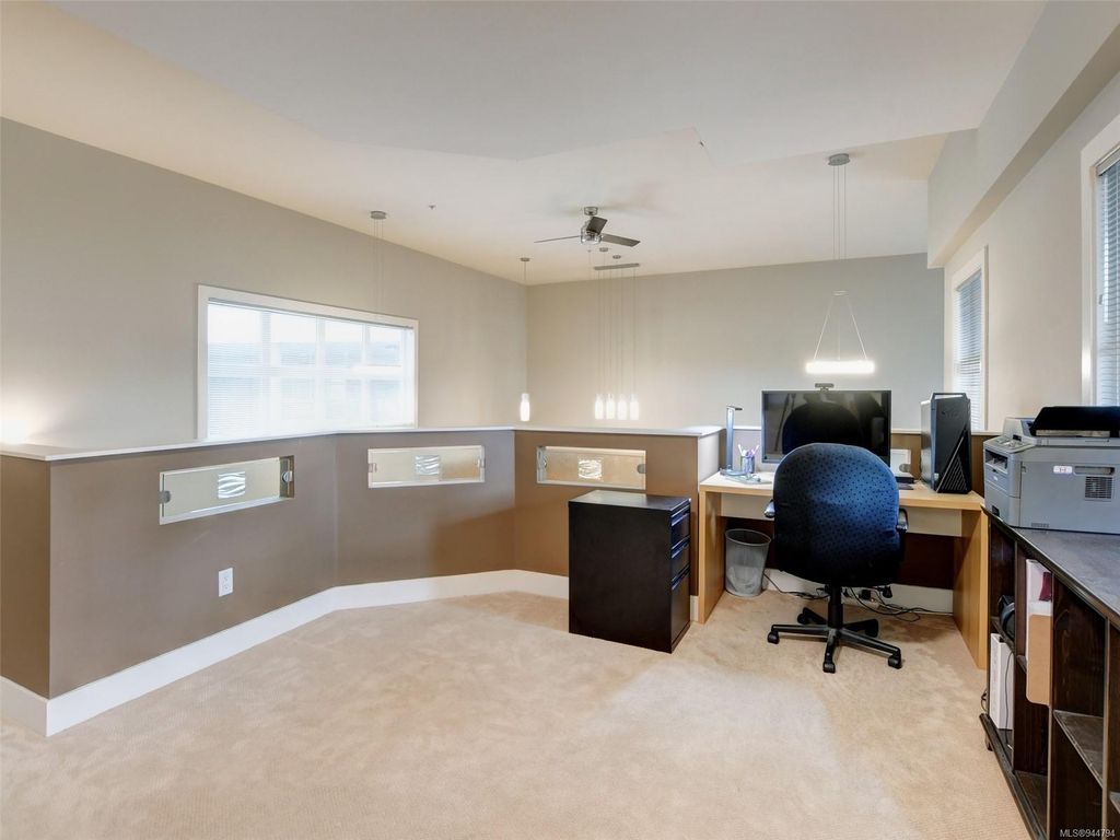 listing image 16043757359471044283