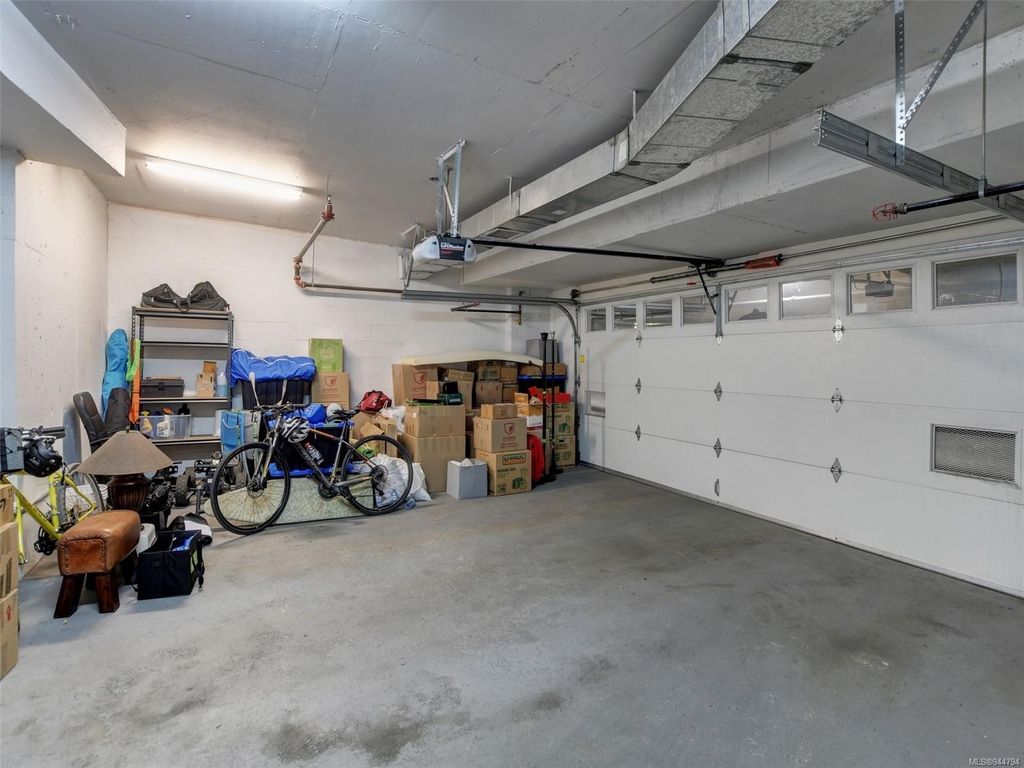 listing image 16045610626295622754
