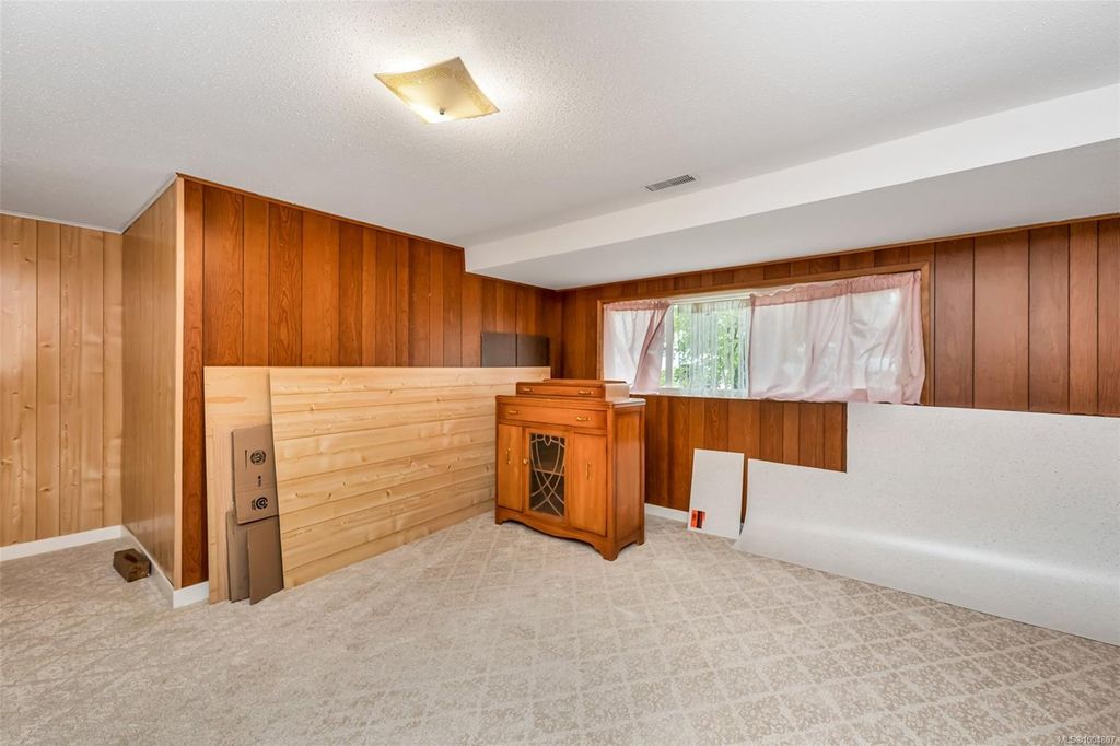 listing image 16045173871145409623