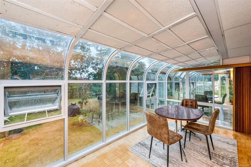 listing image 16048110632277646826