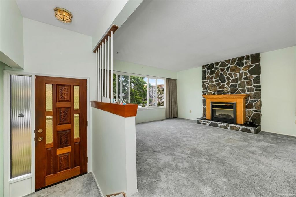 listing image 16040084256716401218
