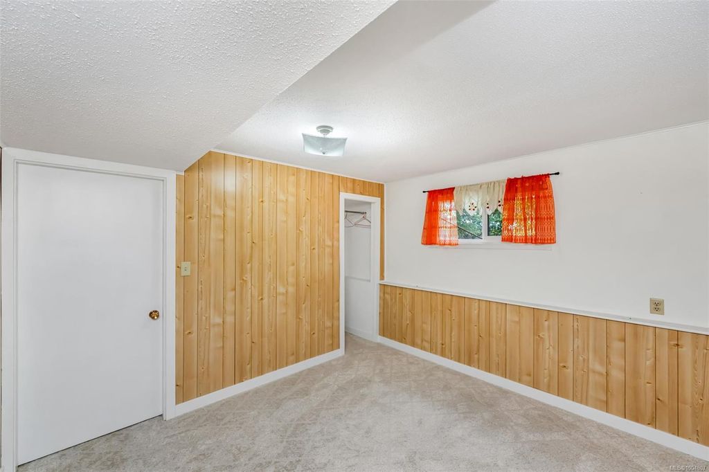 listing image 16040235145546167782