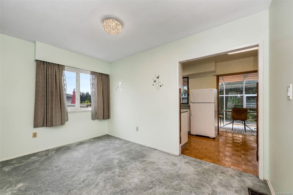 listing image 16044531461952195192