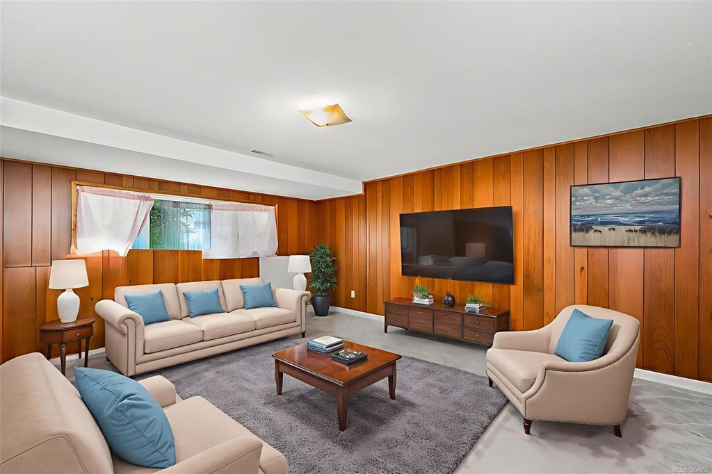 listing image 16044035652703656673