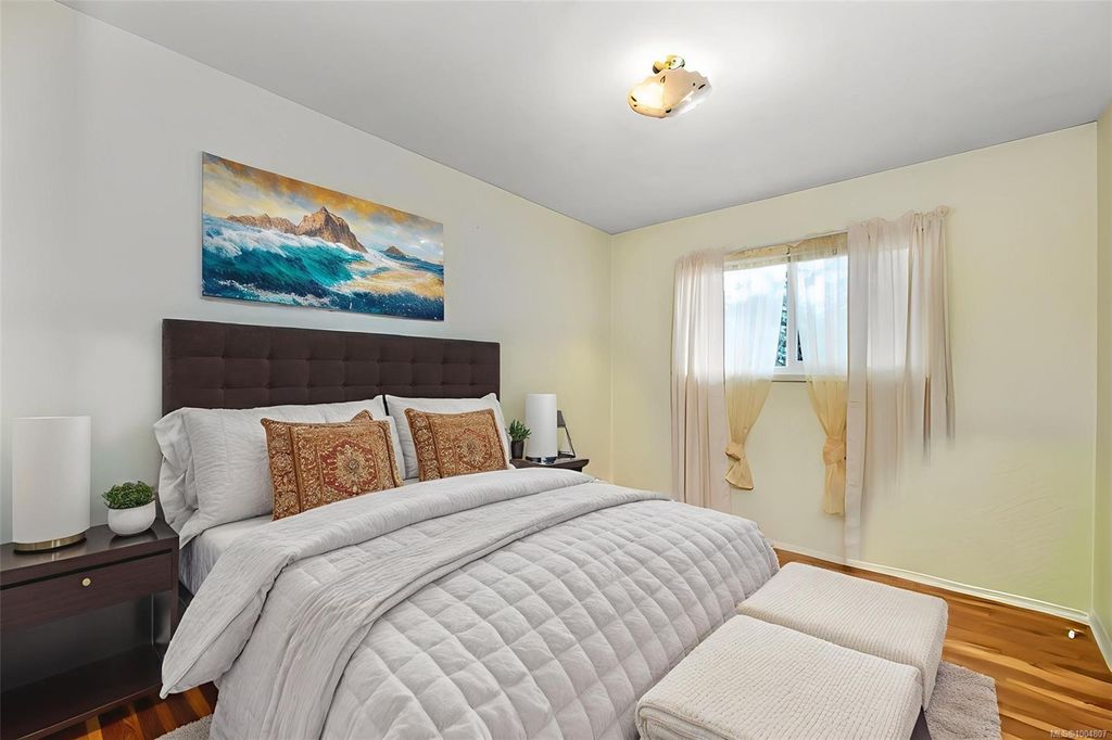 listing image 16040120618721749891