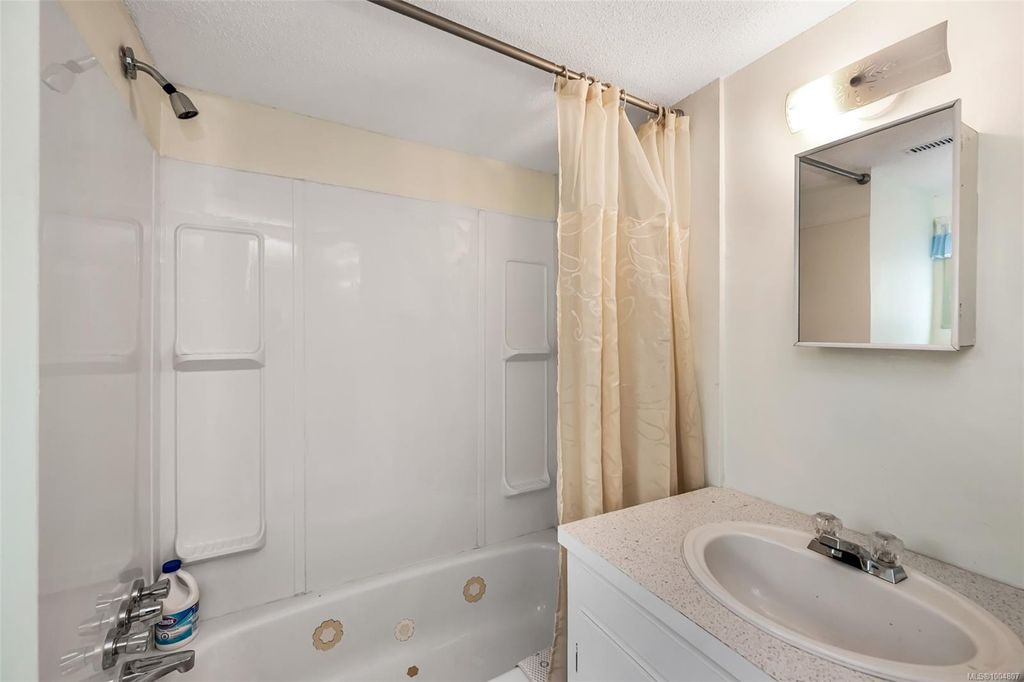listing image 16044636510023553258