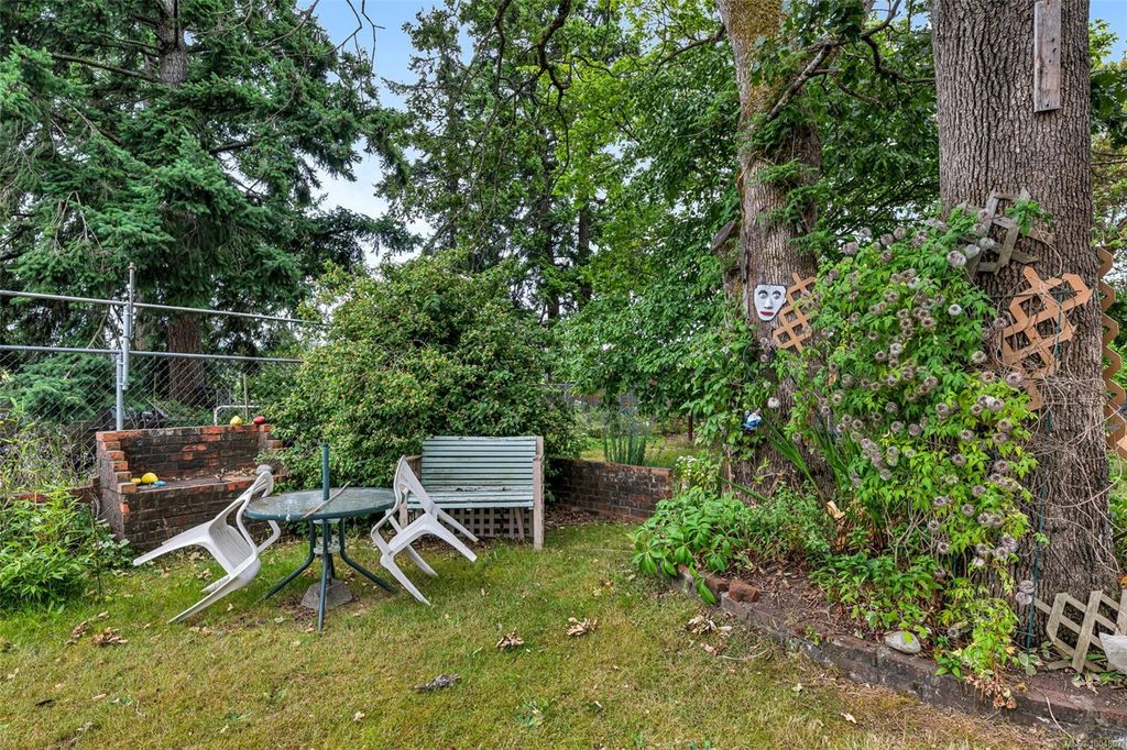 listing image 16048195061800660346