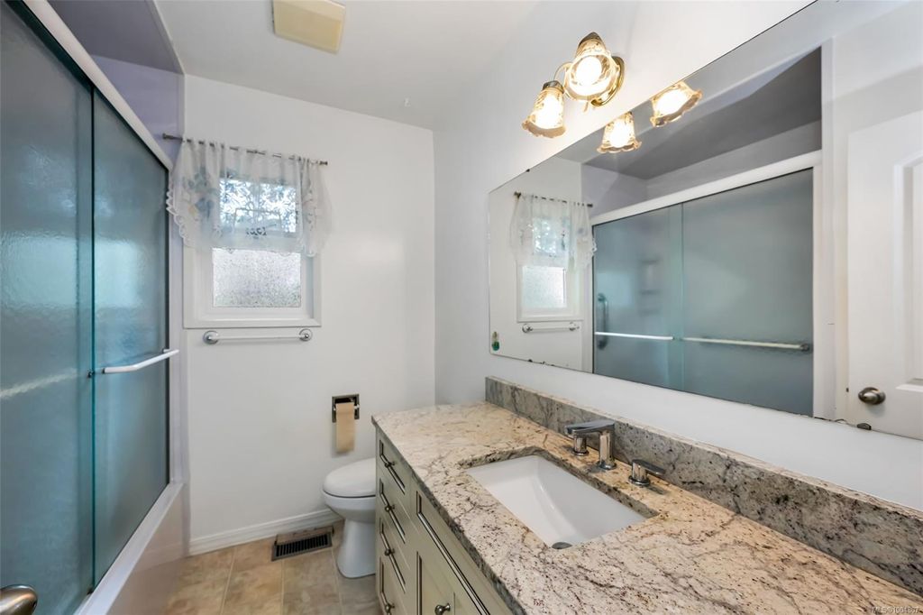 listing image 16041031581665889601