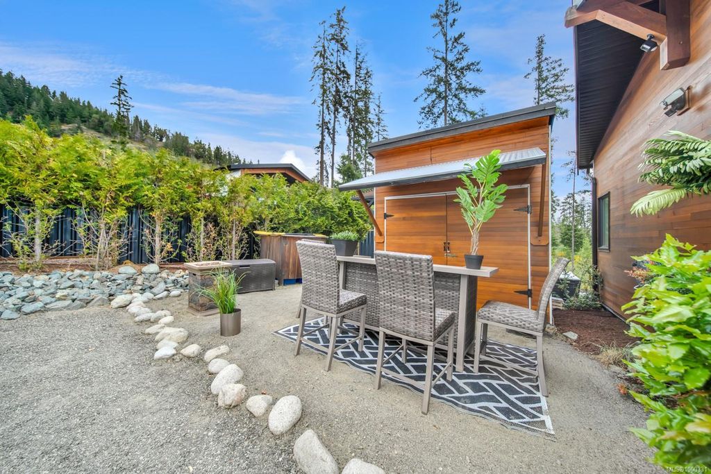 listing image 16049013228533893405