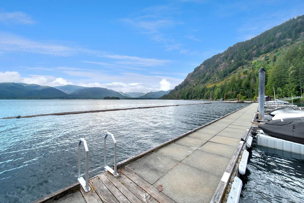 listing image 16045104085733446257