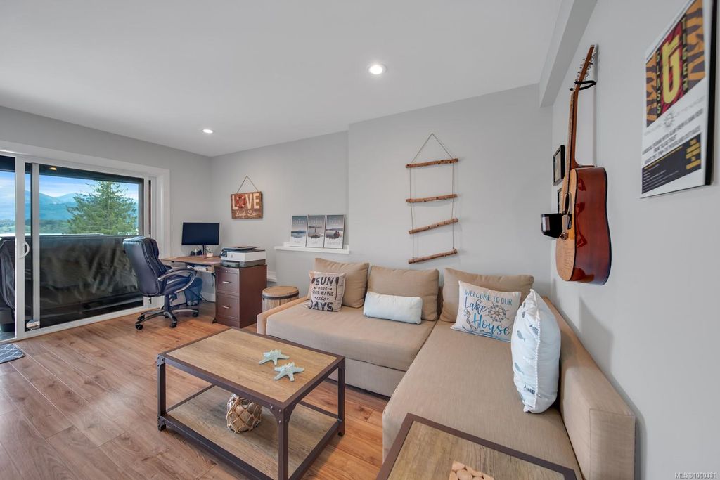 listing image 16048592625251462513