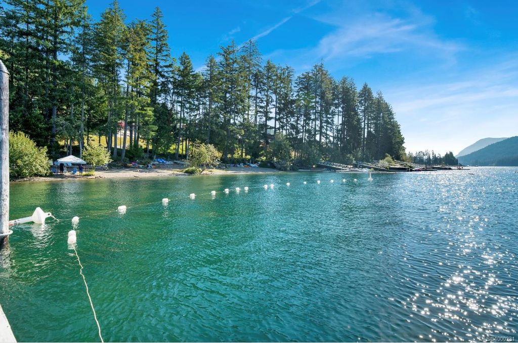 listing image 16042932621340947689