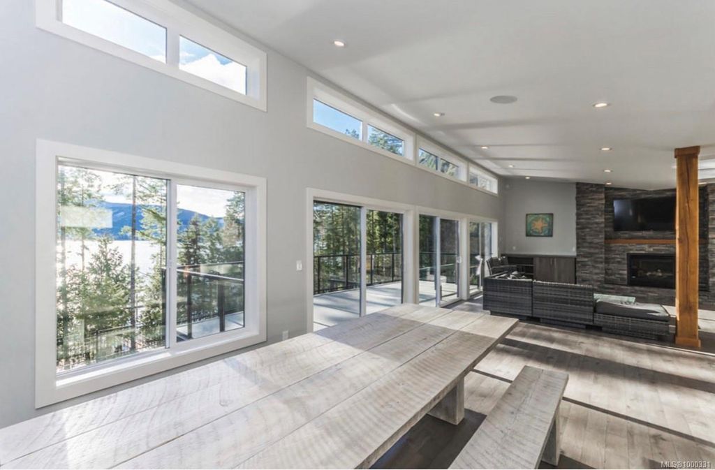 listing image 16043225331732971851