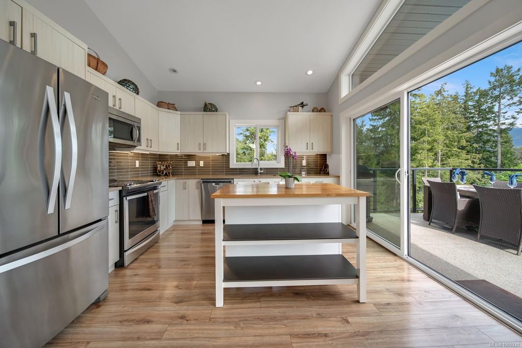 listing image 16047996297471287938