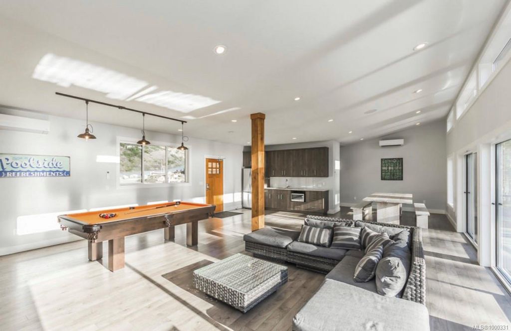 listing image 16049210410022323298
