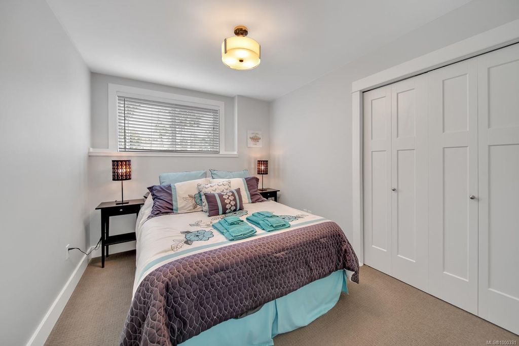 listing image 16048753037773006848