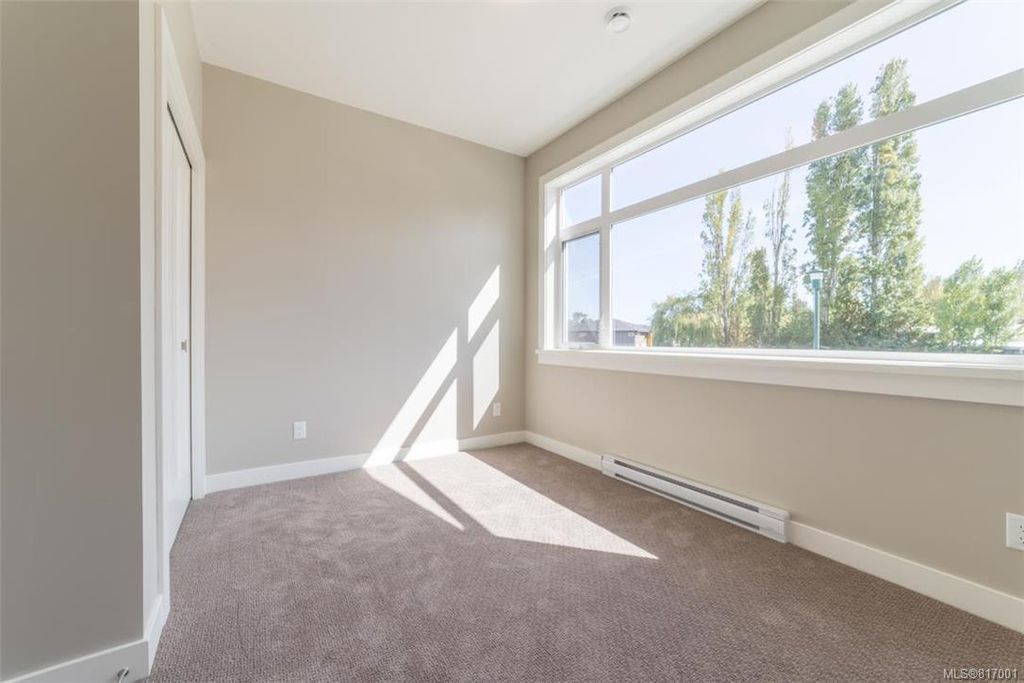 listing image 16042757497603