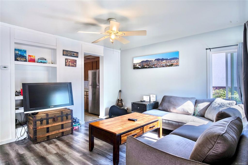 listing image 16043778387447418187