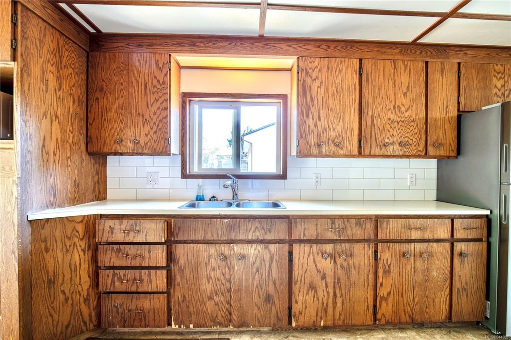 listing image 16049734699020974902
