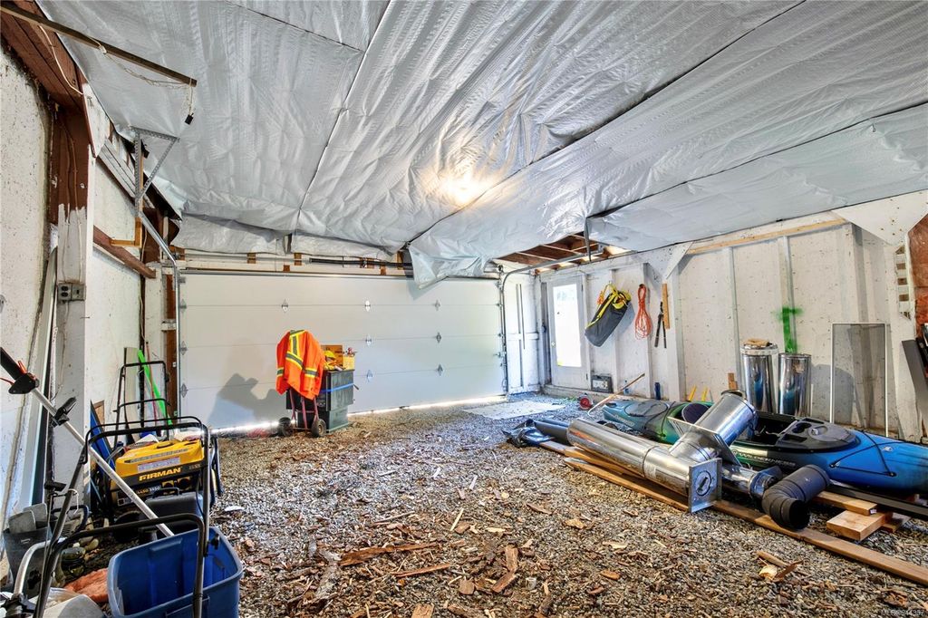 listing image 16045781685736973892