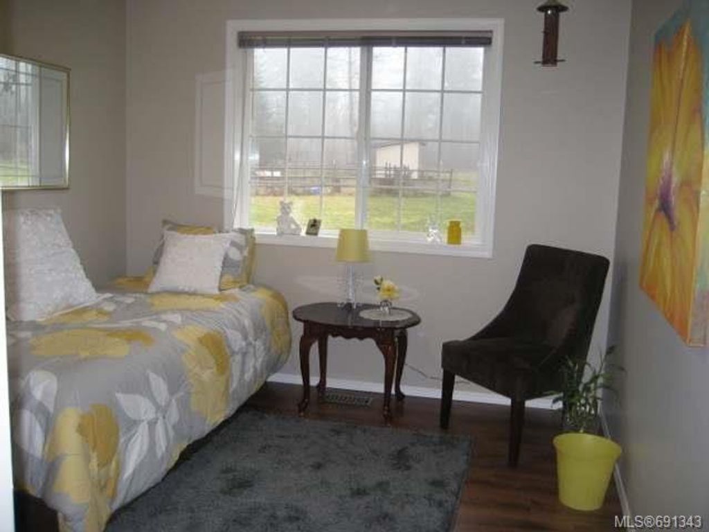 listing image 16047319383016345290