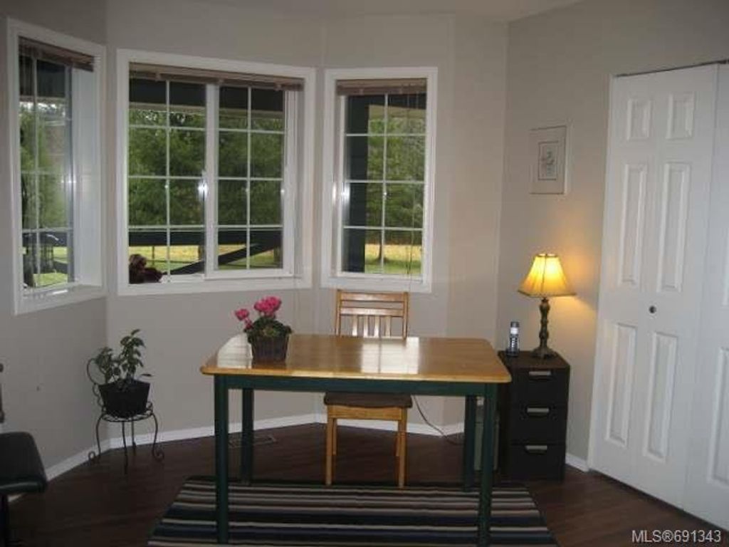 listing image 16044012333381900895