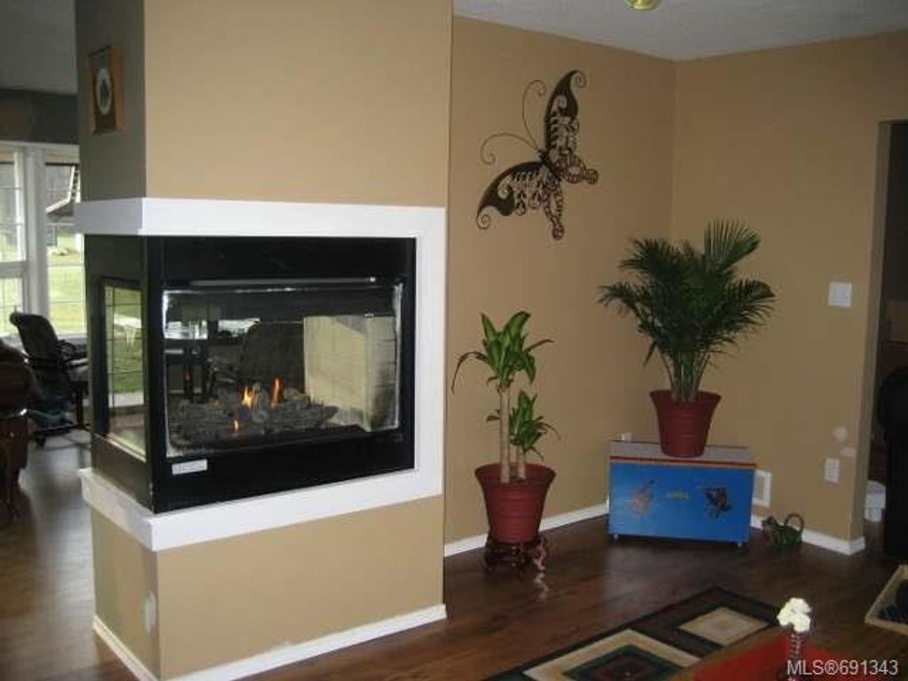 listing image 16047337049353502750