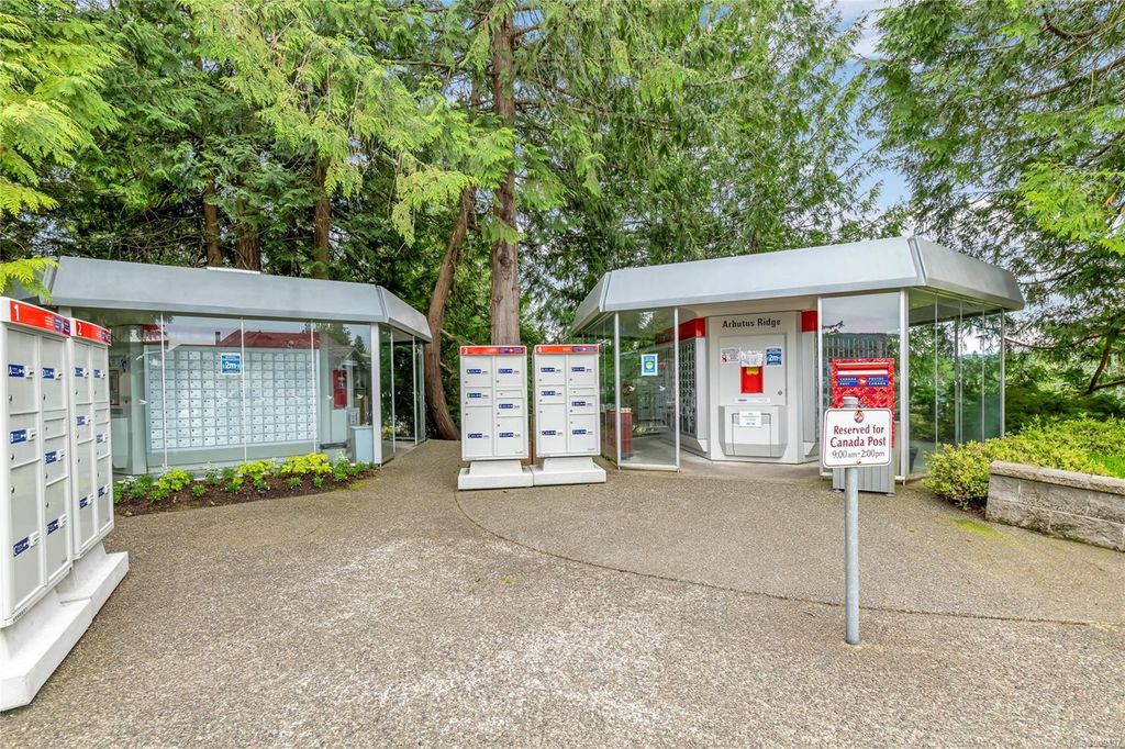 listing image 16043322439255