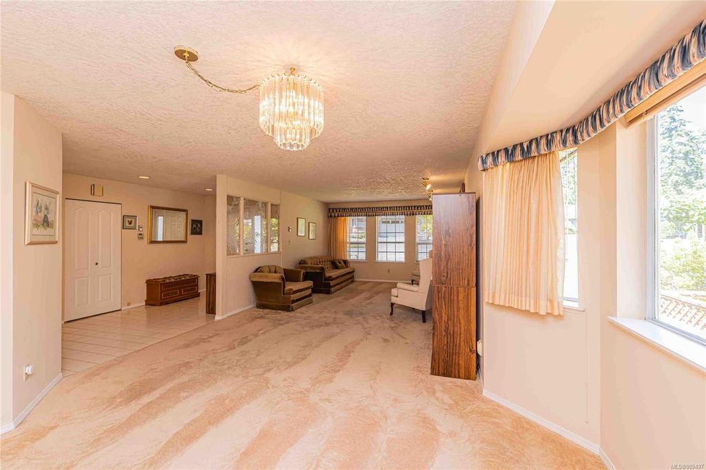 listing image 16043207183288