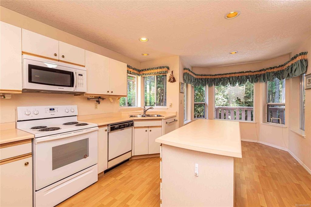 listing image 16042424273721