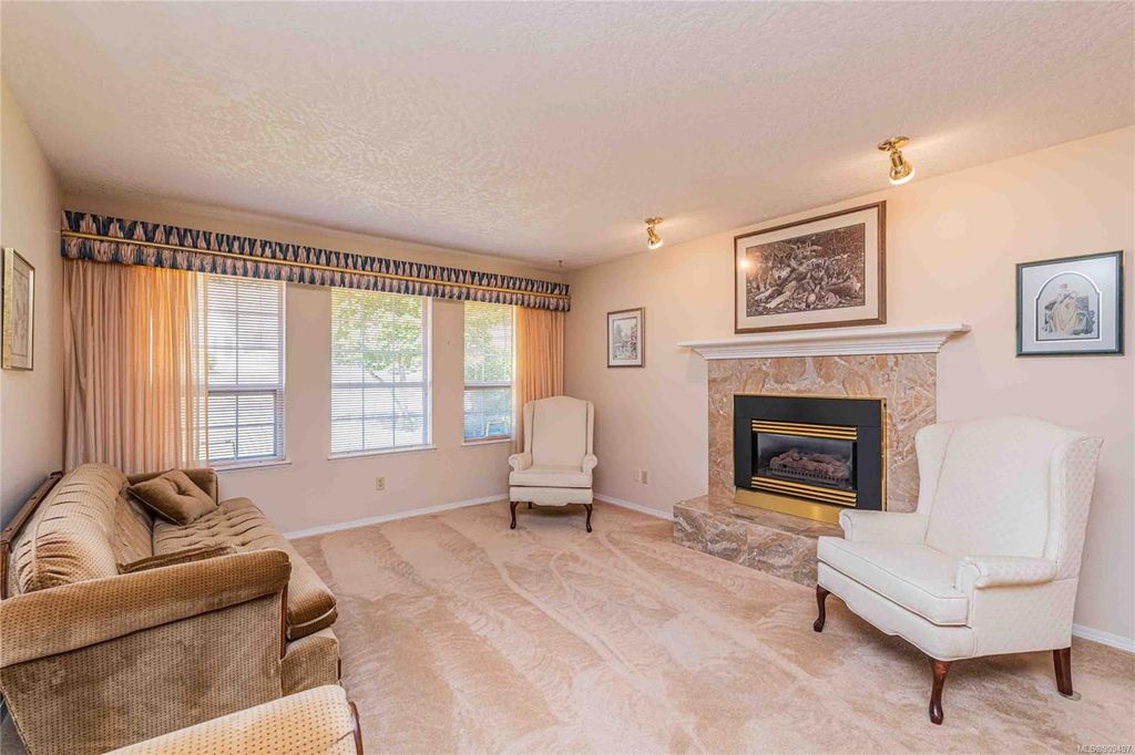 listing image 16042917015470