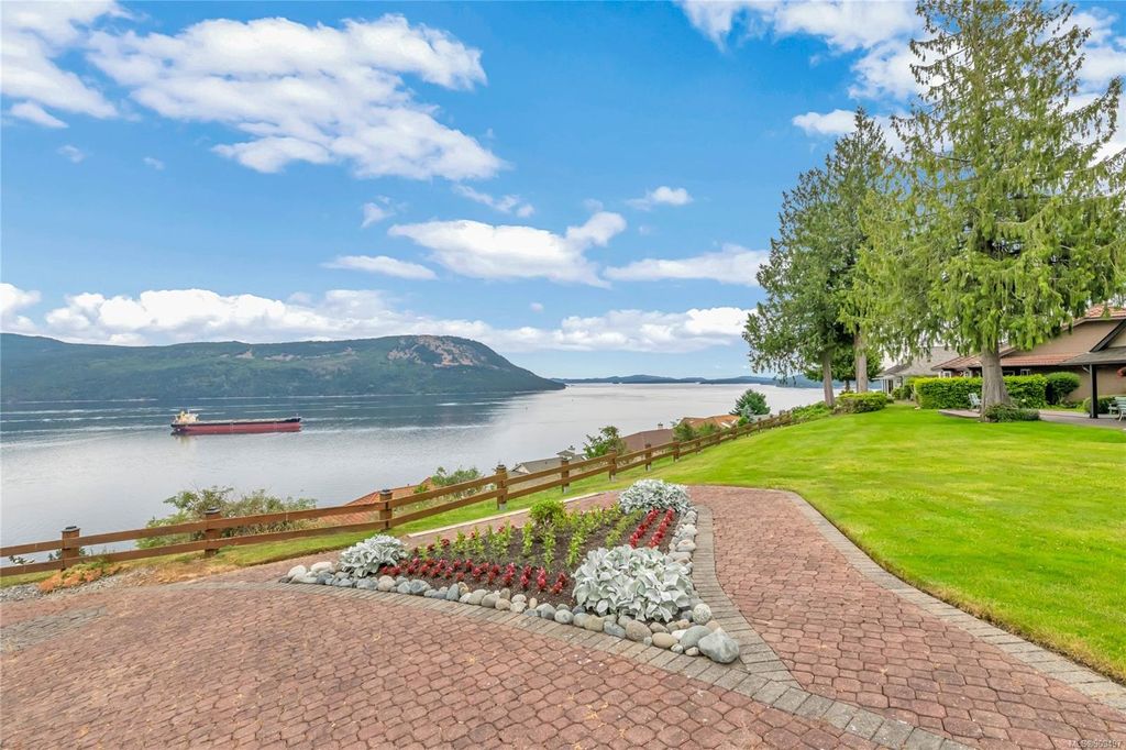 listing image 16043395026137